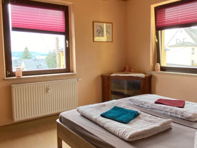 Schlafzimmer Ferienwohnung Erzgebirge